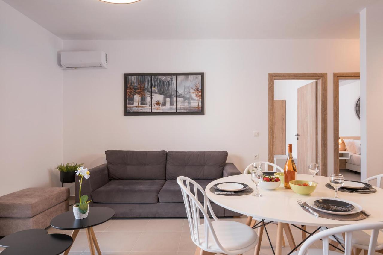 Indigo Blue Seaside Deluxe Apartments Kíssamos Dış mekan fotoğraf