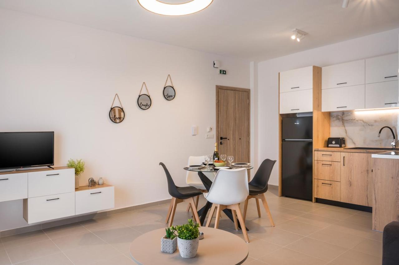 Indigo Blue Seaside Deluxe Apartments Kíssamos Dış mekan fotoğraf